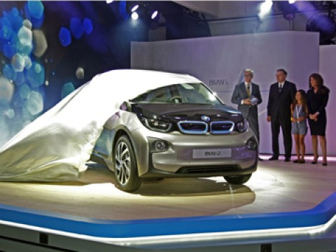 BMW unveils innovative electric car BMW i3