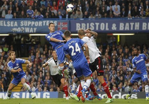 Chelsea gets back to winning ways; Liverpool falters