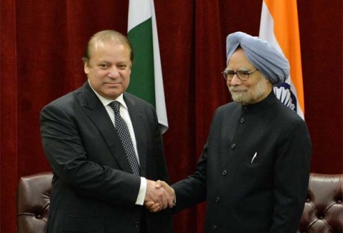 Manmohan Singh raises terrorism with Nawaz Sharif