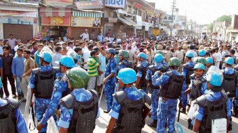 Akhilesh Yadav promises action against rioters