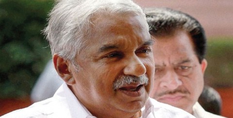 Kerala CPM workers attack Oommen Chandy
