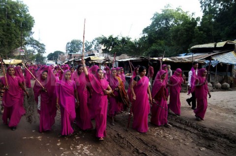 DIFF : Gulabi Gang – rebels in the Pink