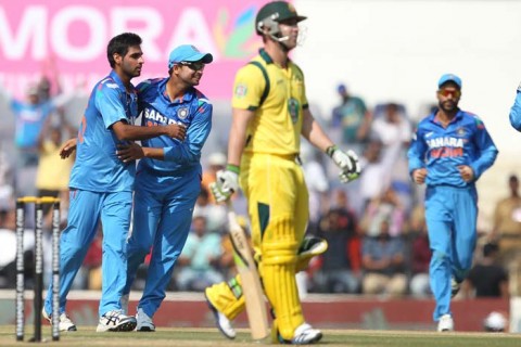 Dhawan and Kohli rout Australia as India level series