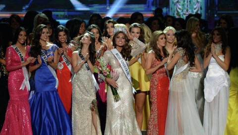 Miss Venezuela wins Miss Universe crown