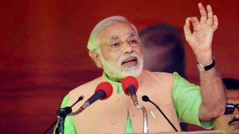 Modi asks Rahul whether his ‘mama’ provides central funds