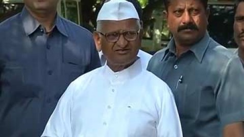 Anna Hazare congratulates Arvind Kejriwal