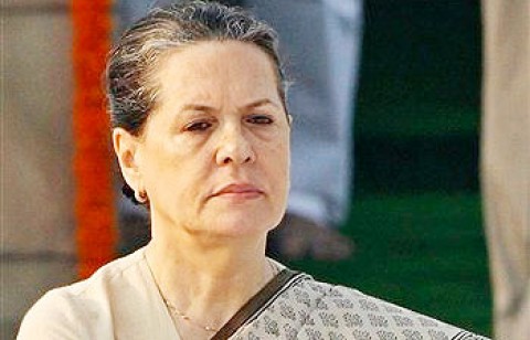 Sonia calls for Congress meet