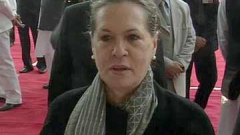 Sonia Gandhi says Adarsh issue will be resolved soon
