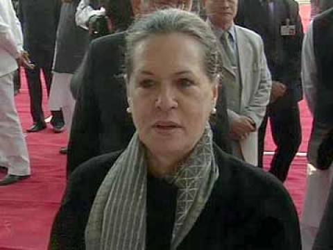 Sonia Gandhi says Adarsh issue will be resolved soon