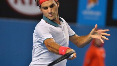 Australian Open: Federer sails into the third round