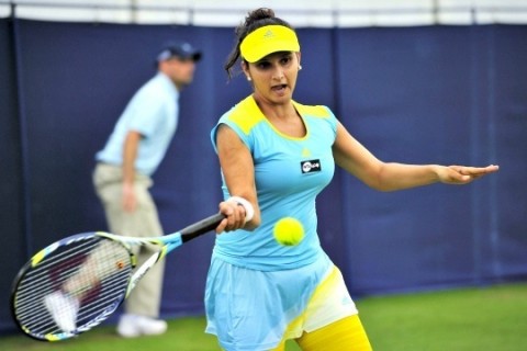 Sania Mirza into the second round