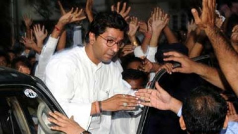 Police detains Raj Thackeray in Mumbai