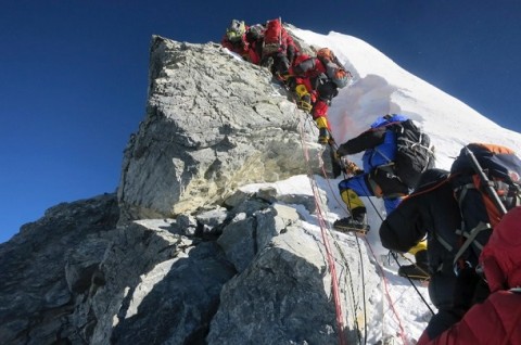 13 killed in deadliest Mt Everest disaster