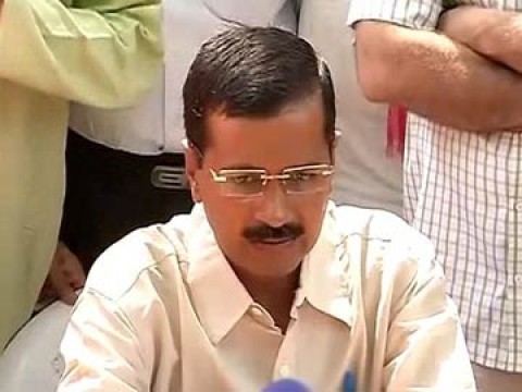 Kejriwal apologises for resigning; AAP demands fresh Polls in Delhi