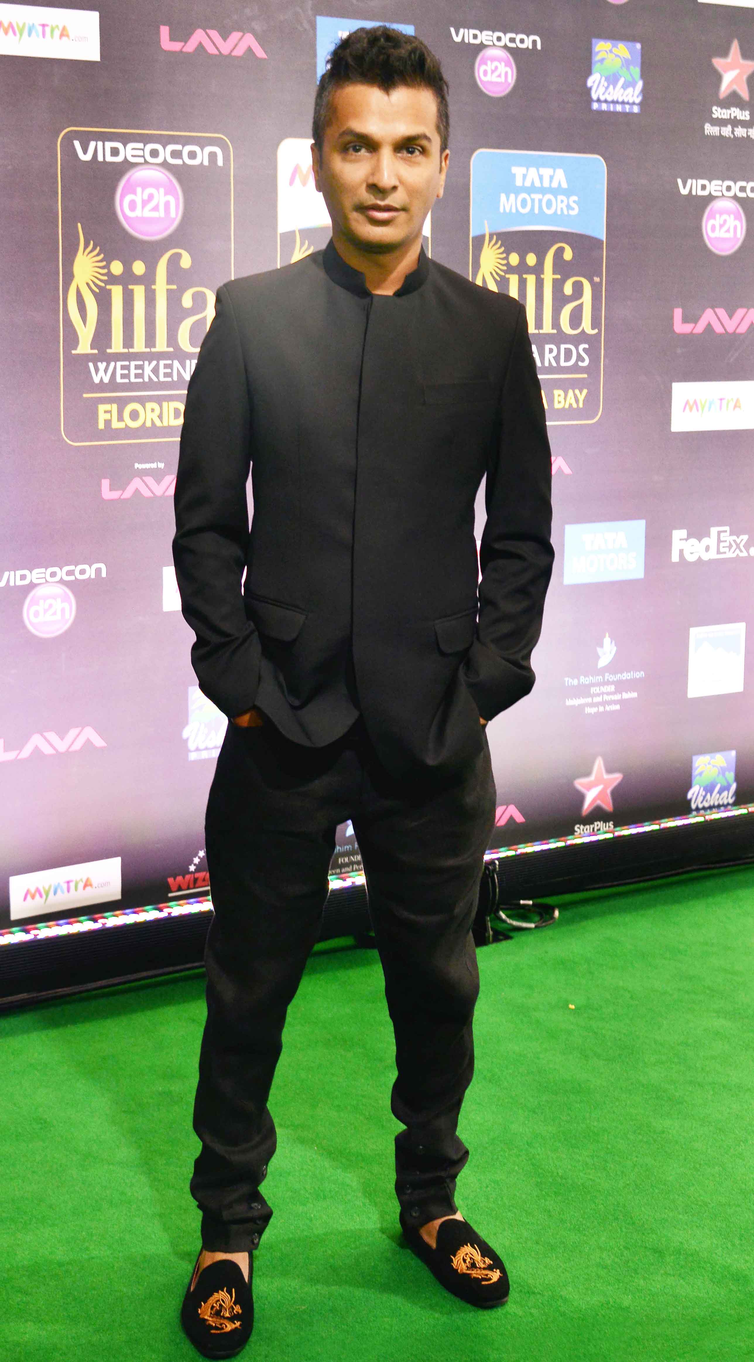 Vikram Phadnis at the Green Carpet of Videocon IIFA Weekend 2014 at Tamp...