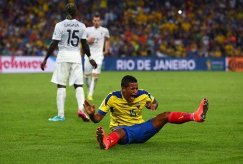 France held by Ecuador, still tops Group E