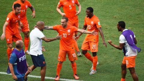 Netherlands marches on; Mexico heads out in pre-quarters yet again