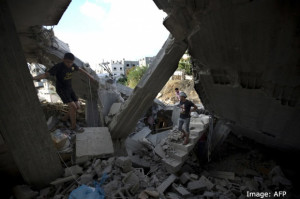 Israel resumes air strikes on Gaza; 10 killed