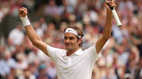 Roger Federer and Djokovic reach semis, Murray ousted