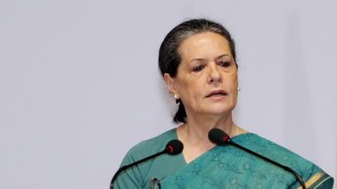 Sonia Gandhi demands LoP Post