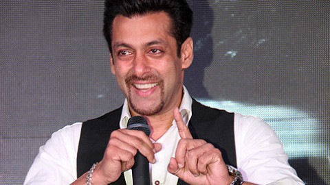 Salman Khan calls social media ‘bakwaas’