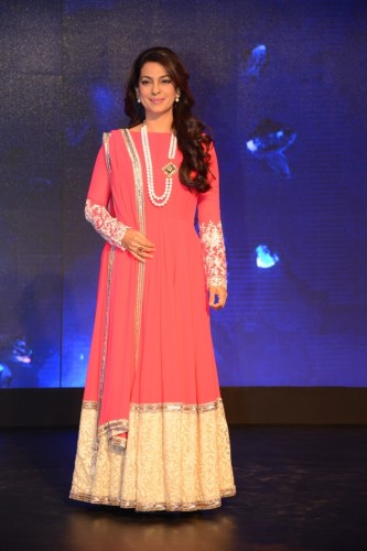 Juhi-Chawla-as-the-face-of-Sony-PAL-at-the-launch-of-MSMs-new-GEC-Sony-PAL1-333x500