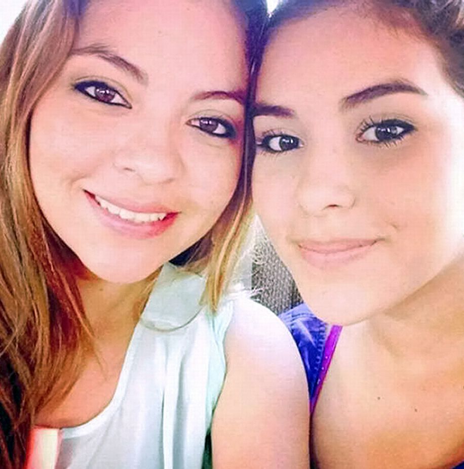 Miss Honduras Maria Jose Alvarado with sister Sophia Trinidad