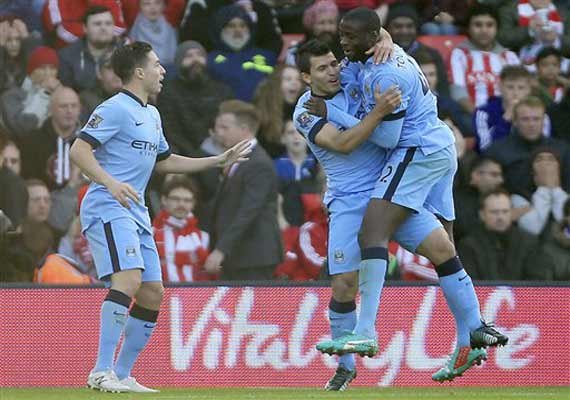 Manchester City  beat Southampton 3-0