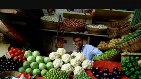 Vegetable prices soar with temperature; tomatoes may be as expensive as Rs.50/kg.