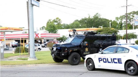 Baton Rouge: 7 police officers shot; 3 dead