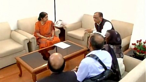 Sushma Swaraj meets Hamid Ansari’s family
