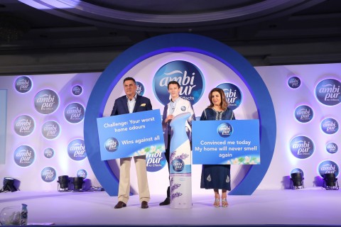 Boman Irani and Ambi Pur win big in their face-off against India’s worst home odours!