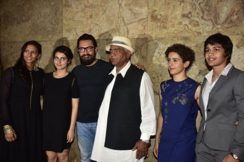 Sachin Tendulkar, Raj Thackeray, Phogat family watch Dangal!