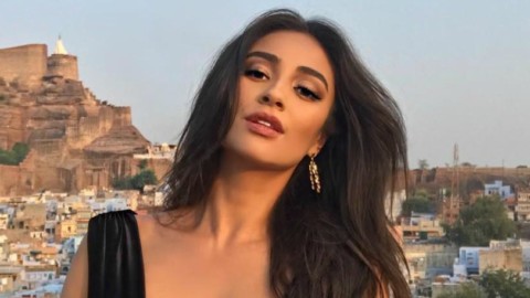 Pretty Little Liars star Shay Mitchell is in India, calling it a #Shaycation!