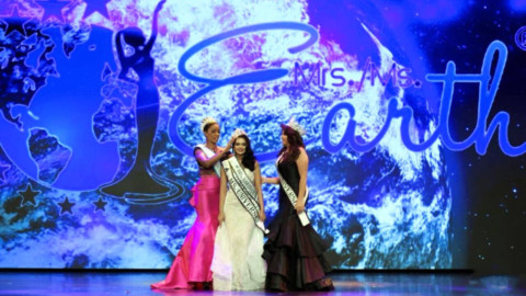 SHWETA CHAUDHARY WINS COVETED TITLES AT MRS. EARTH 2018