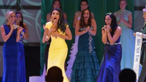 NRI woman Nina Davuluri wins Miss America contest