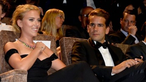 Scarlett Johansson engaged