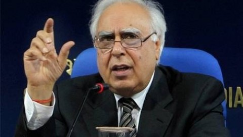 Congress blames Modi for rise in onion prices