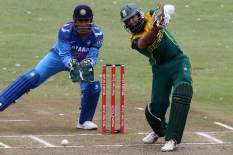 India slumps to second straight defeat