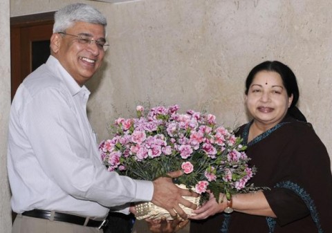 Jayalalithaa announces alliance with Left parties