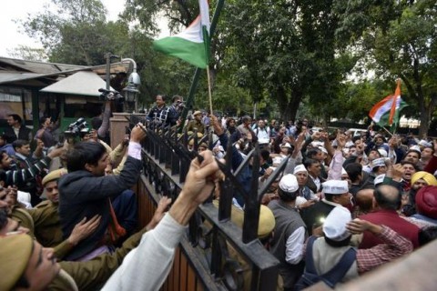 EC says AAP violates code of conduct