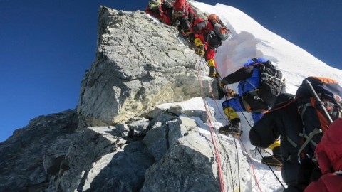 13 killed in deadliest Mt Everest disaster