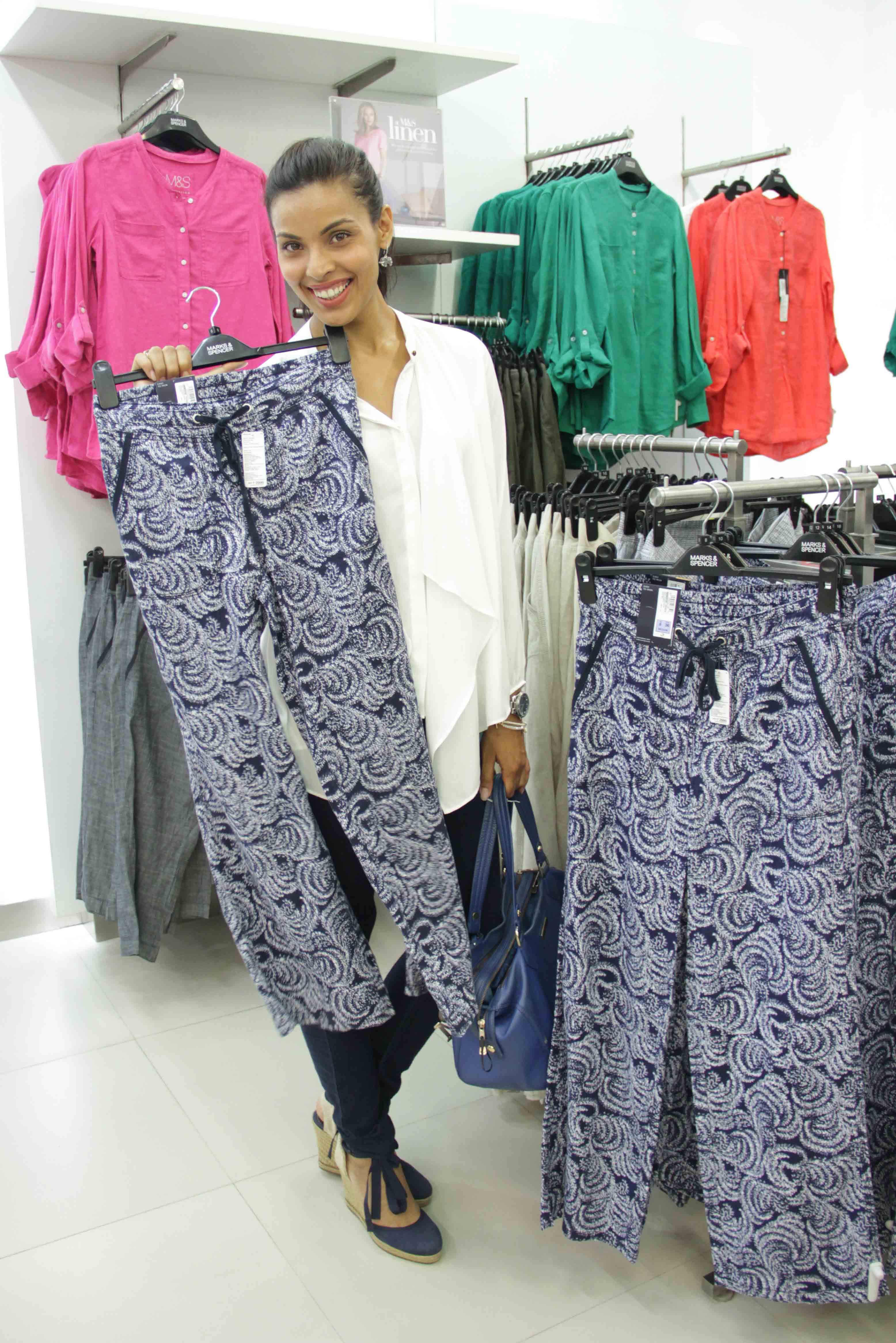 Showstopper Deepti Gujaral at the 'Femina Festive Showcase 2014' Gurgaon Summer Fashion Show.2