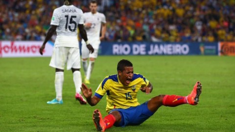 France held by Ecuador, still tops Group E