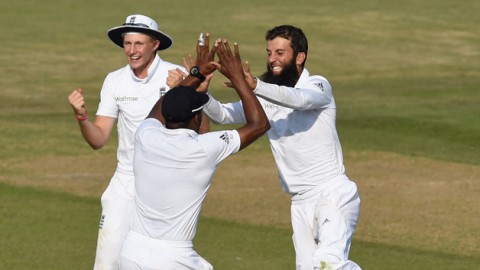 India on the verge of yet another defeat