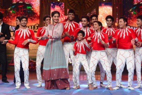 Sonam Kapoor and Fawad Khan sizzle on the grand finale of Entertainment Ke Liye Kuch Bhi Karega