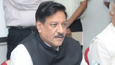 CM Prithviraj Chavan resigns; deliberations on Presidential rule in Maharashtra