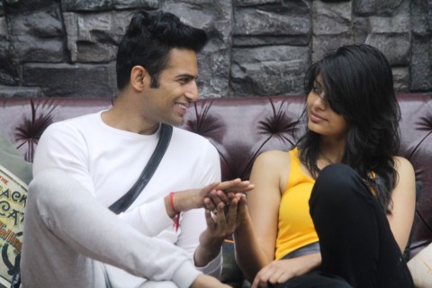 Love Is In the Air For Sonali And Upen