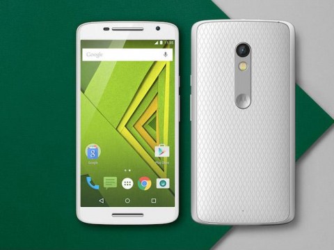 Motorola launches the Moto X Play