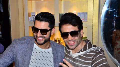 Aftab Shivdasani & Tusshar Kapoor in Jaipur!!